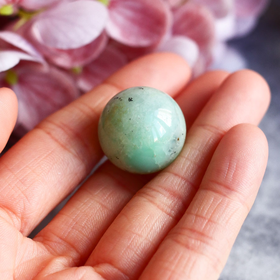 Хризопраз в форме шара