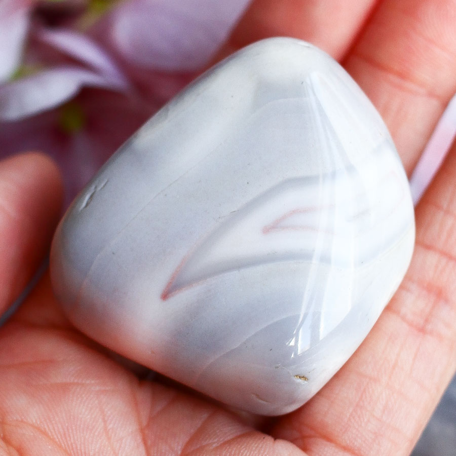 Ботсванский агат в форме гальки