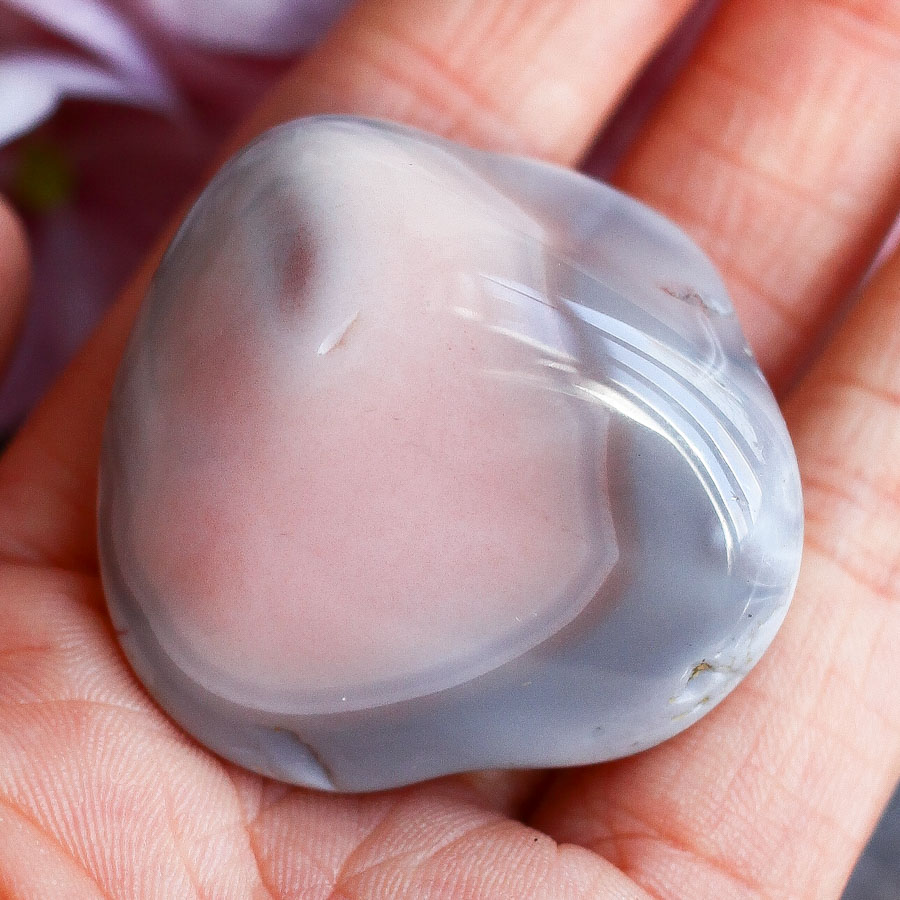 Ботсванский агат в форме гальки