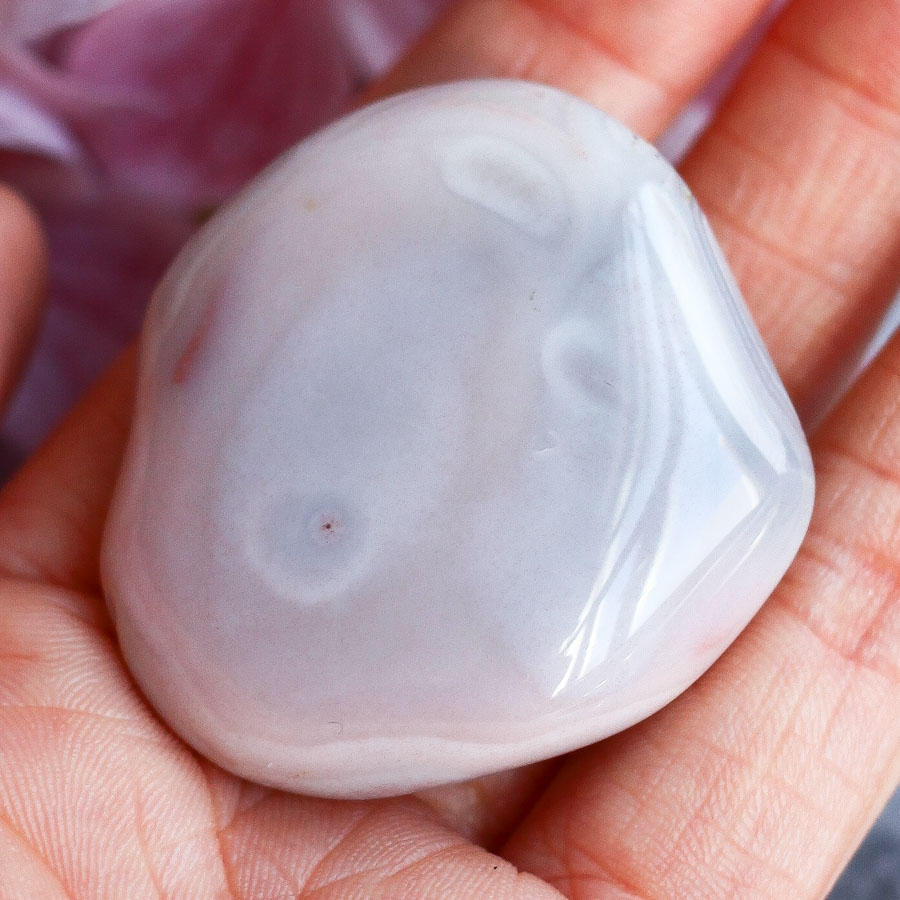 Ботсванский агат в форме гальки