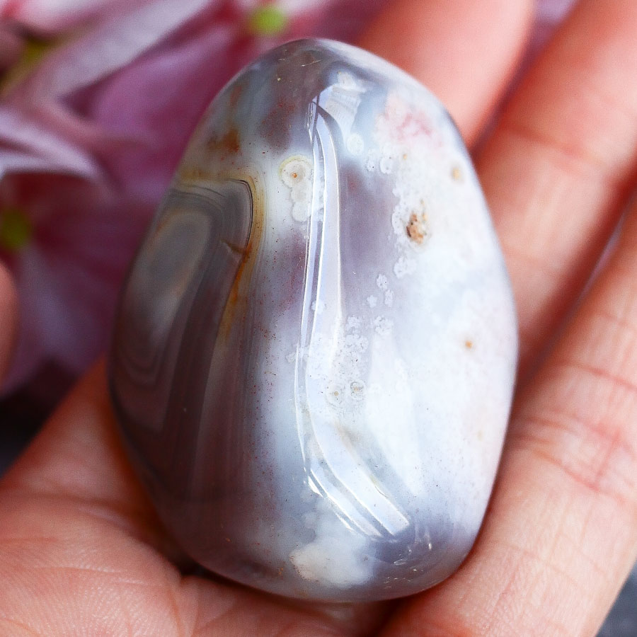 Ботсванский агат в форме гальки