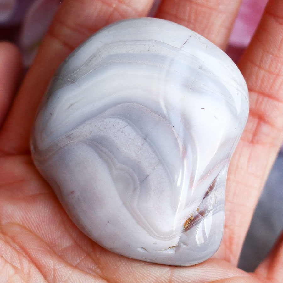 Ботсванский агат в форме гальки