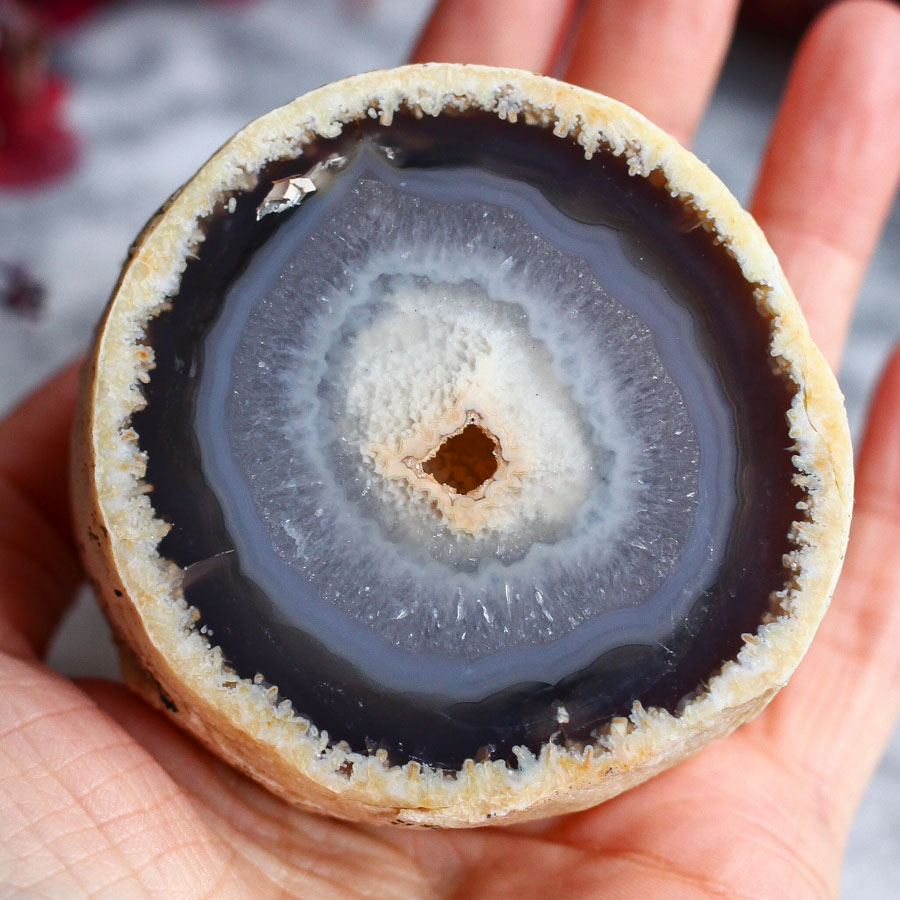 Срез миндалины агата