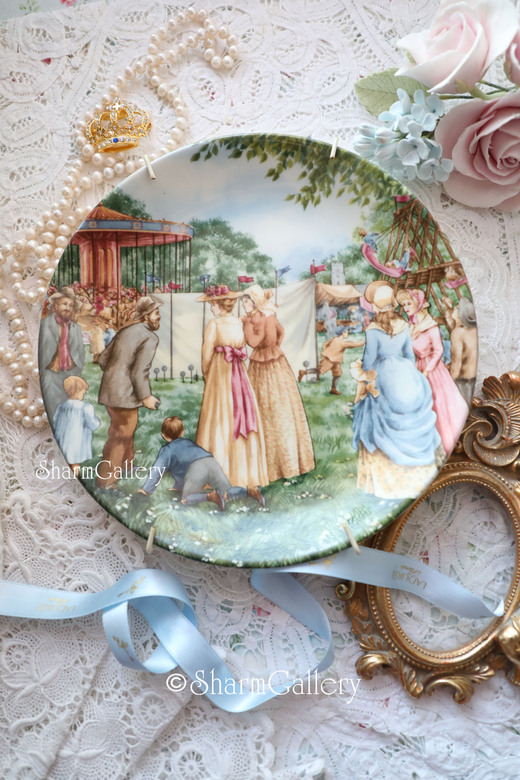 Тарелка настенная "Ярмарка" фарфор Wedgwood Англия.