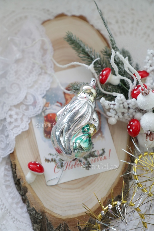 Елочная игрушка Дед Мороз с мешком. №15. Стекло, СССР.