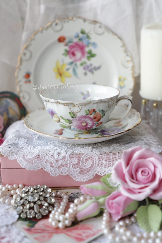 Старинная чайная тройка Dresden Saxony Porcelain Factory. Саксонский фарфор.