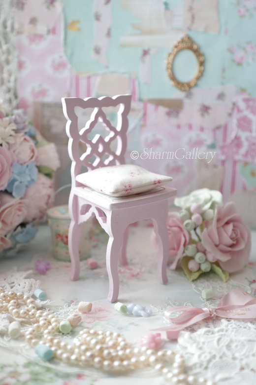 Стульчик сиреневый с подушкой. Деревянный, кукольный стул.