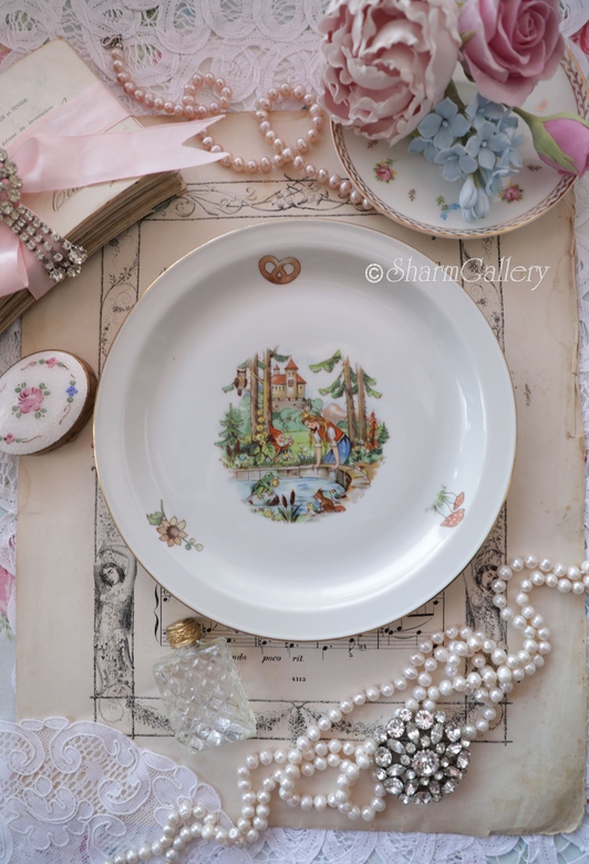 Фарфоровая тарелка - сказки "Принц лягушонок". Винтаж, ф-ка Вайсвассер, ГДР