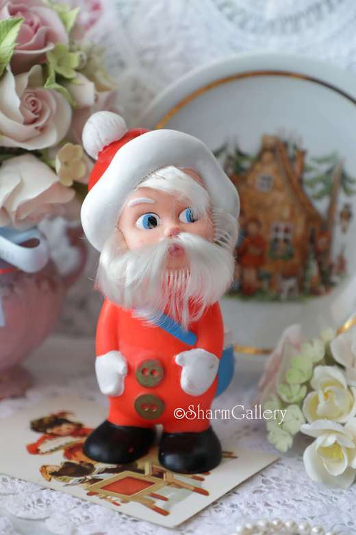 Винтажная резиновая игрушка "Озорной Санта". №4. Югославия.