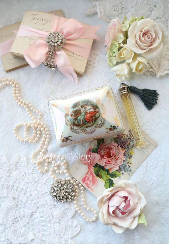 Шкатулка "Мадонны", фарфор ф-ка Oscar Schlegelmilch, Германия.