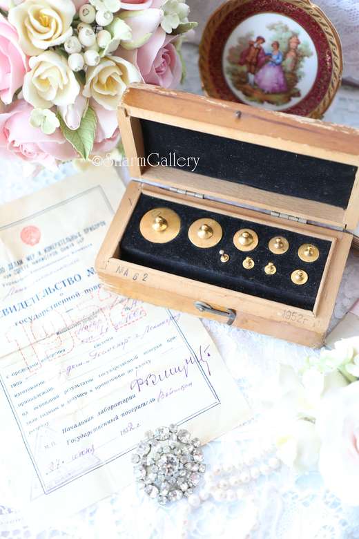 Набор разновесов "Аптекарский" гири в деревянной коробке, СССР 1952г. Гирьки от 1 до 100гр