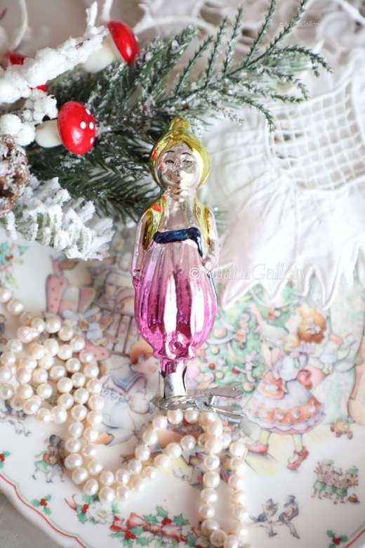 Алладин. №23. Елочная игрушка, стекло на прищепке. СССР.