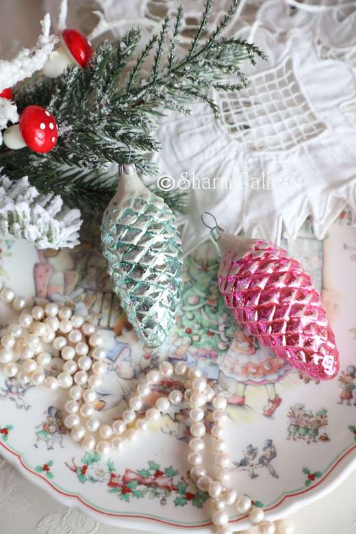 Набор елочных игрушек "Шишки", №17. ГДР. 2шт.