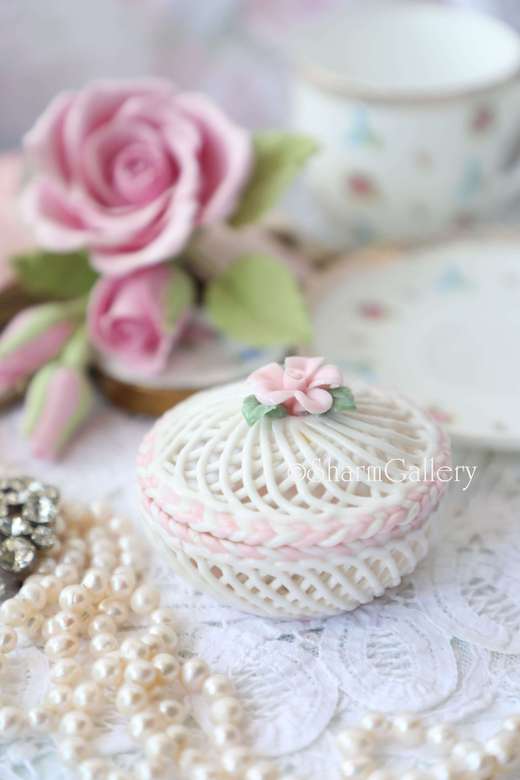 Винтажная ажурная шкатулка., фарфор Италия.