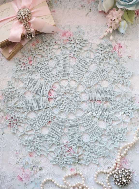 Кружевная салфетка №12, голубая. Вязанная салфетка, Германия.