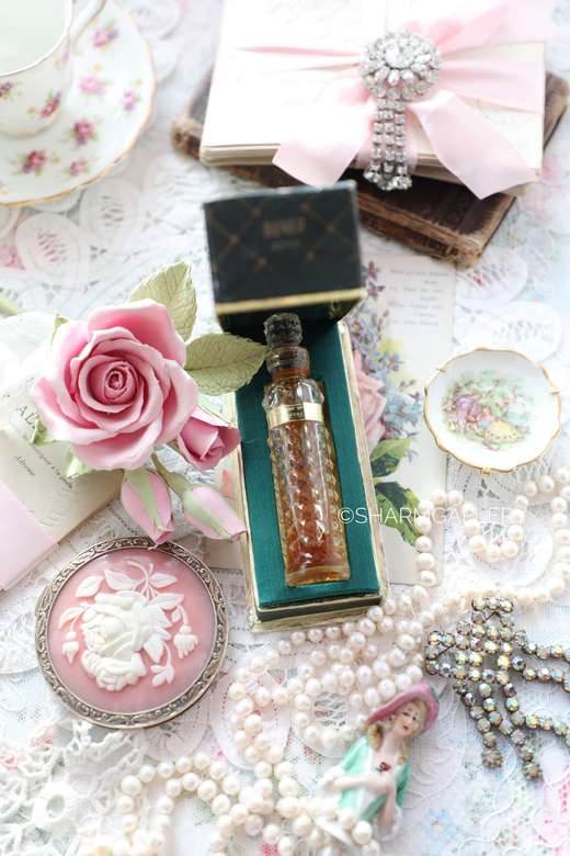 Винтажные духи "Вечер", в коробке, ф-ка Новая Заря, СССР.