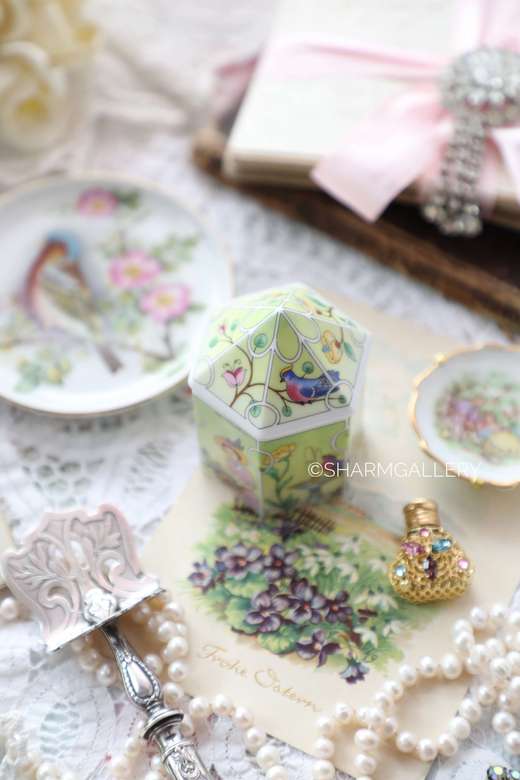 Миниатюрная шкатулка "Волшебный сад", 2004г. Hutschenreuther, Германия.