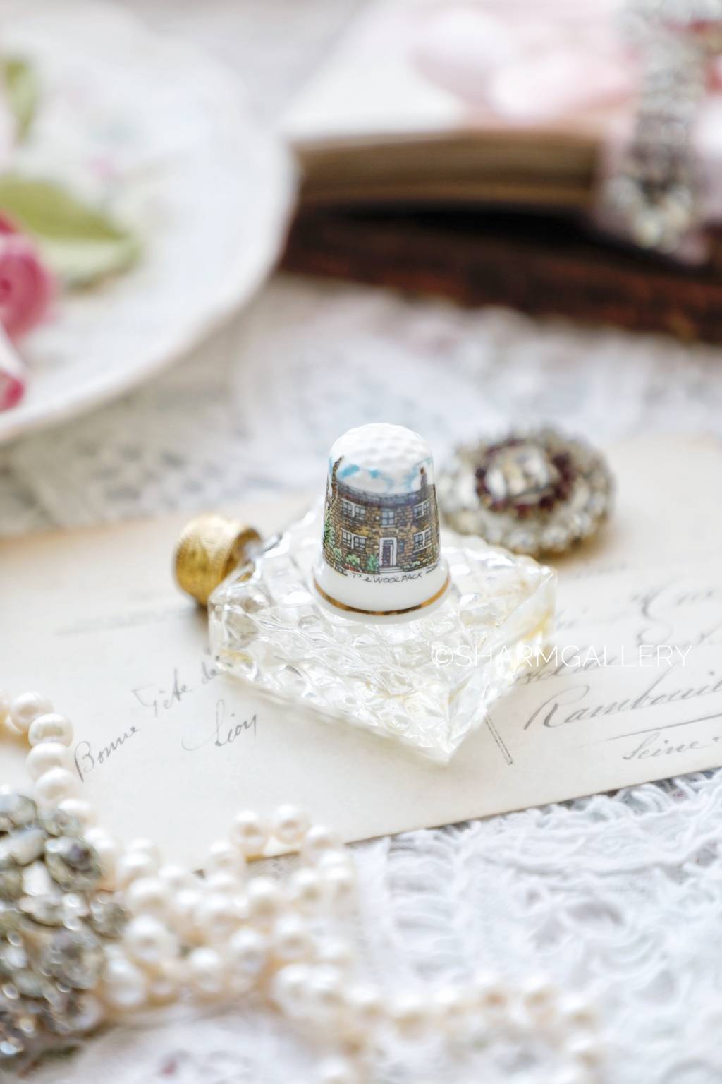 Фарфоровый наперсток из серии дома, винтаж, Англия.