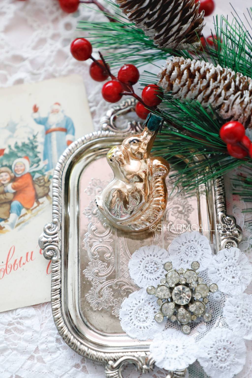 Белочка. №12. Елочная игрушка, стекло на подвесе, СССР.