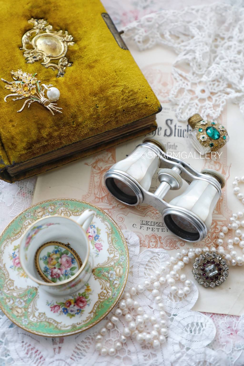 Антикварный театральный бинокль, алюминий, перламутр Франция.