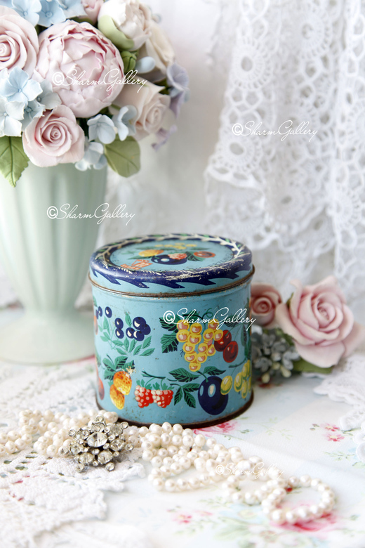 "Фрукты". Винтажная жестяная банка из под монпансье.