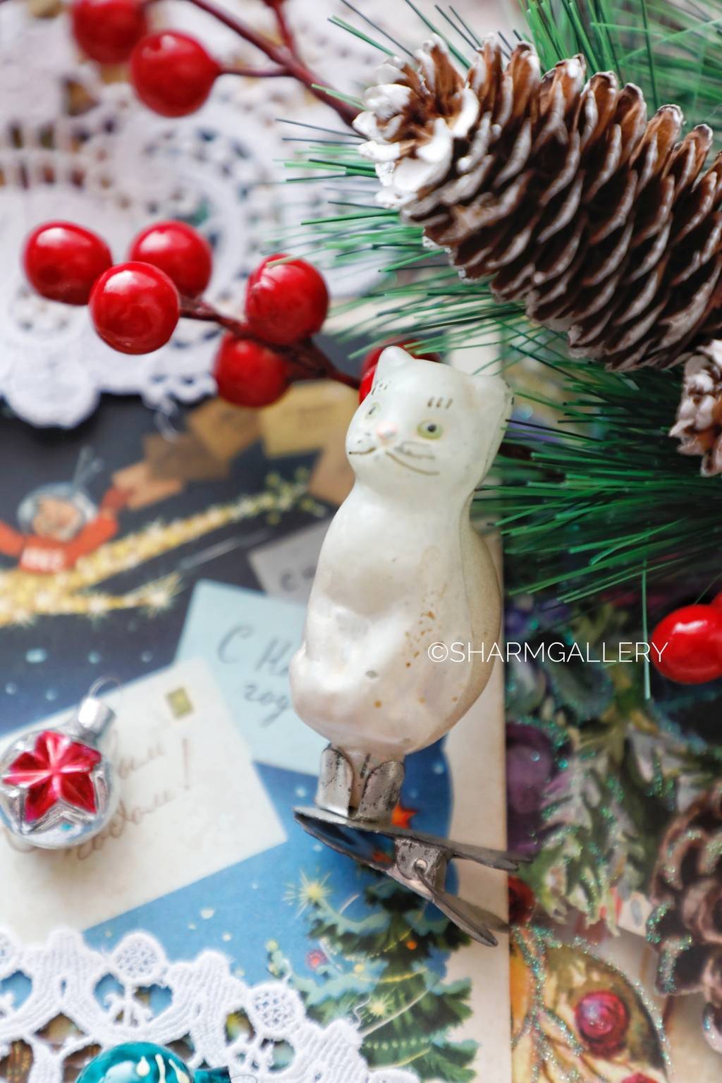 Кошка Мурёнка из сказки "Серебряное копытце". №3. Елочная игрушка на прищепке, СССР.