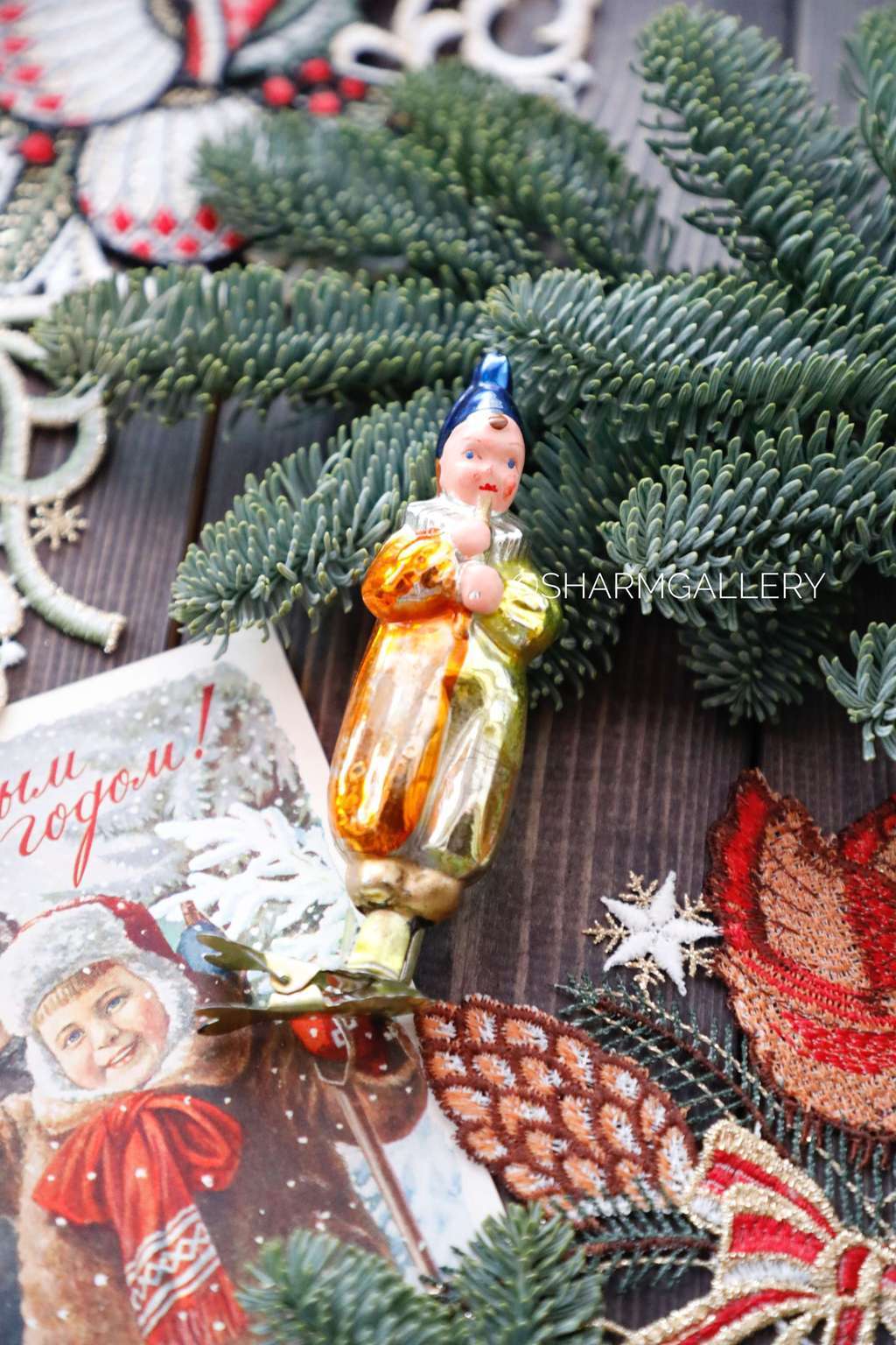 Клоун с дудочкой. №27. Елочная игрушка на прищепке, СССР.