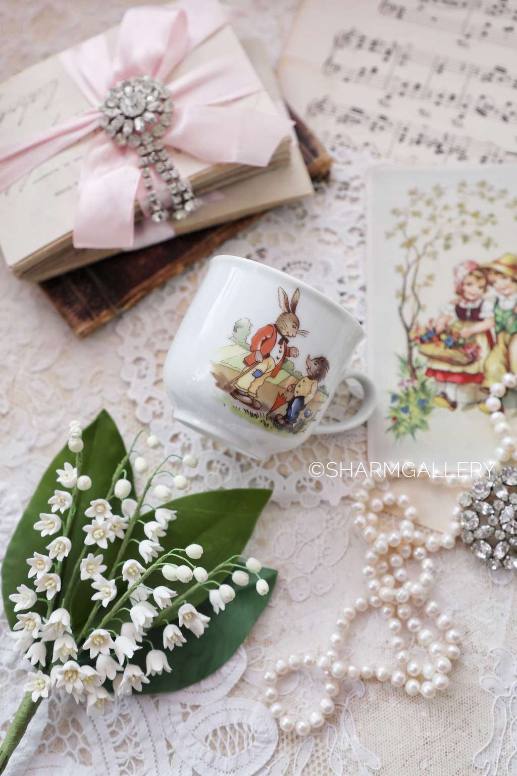 Фарфоровая детская кружка Кролик и Ежик, ф-ка Кольдиц, ГДР.