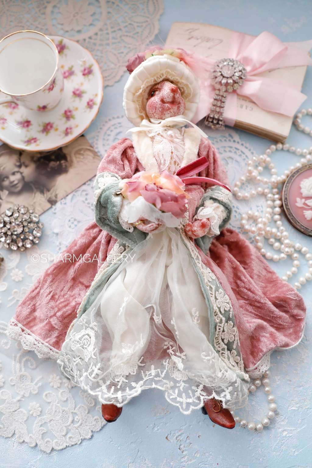 Кролик - Дама. Интерьерная кукла.