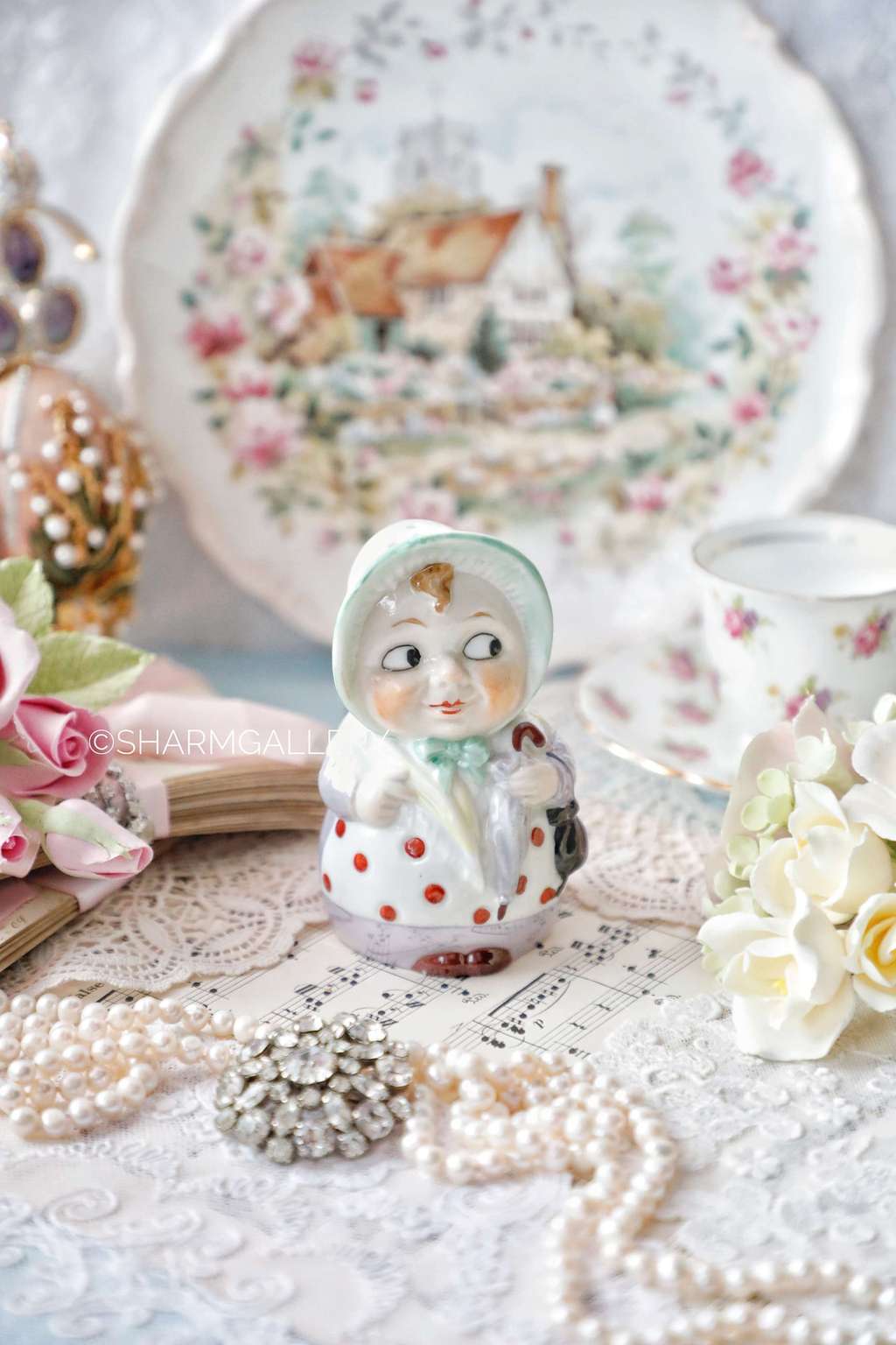 Антикварная солонка Дама из серии "Бюргеры" фарфор, Германия.