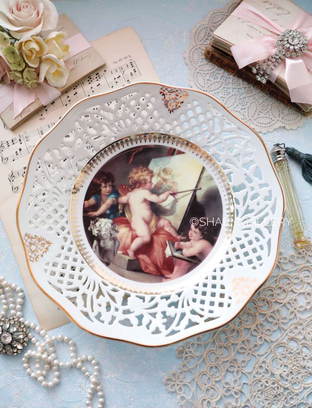 Настенная тарелка «Рисующий амур». Фарфор, Чехия, ф-ка "Thun". Винтаж