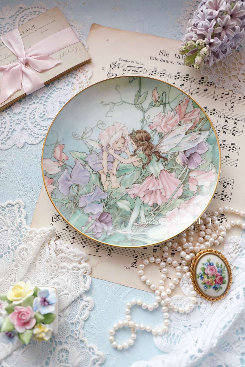 Настенная тарелка «Цветочные феи», фарфор Villeroy Boch, Германия.