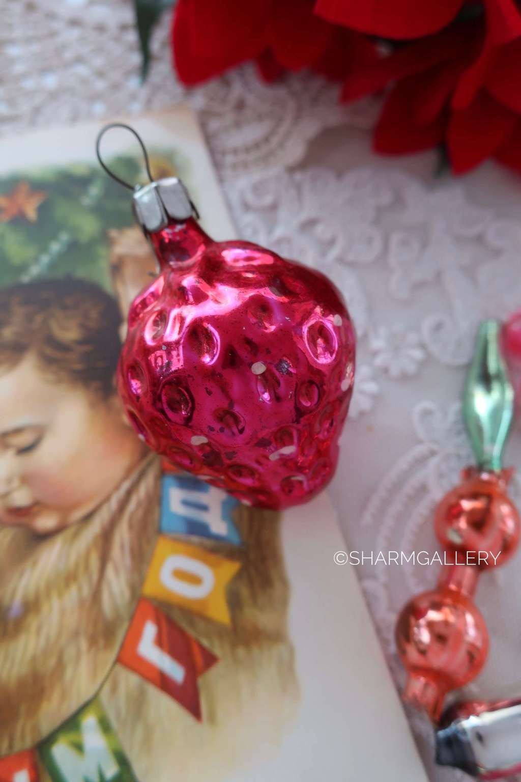 Клубничка №7.  Елочная игрушка, стекло, СССР.