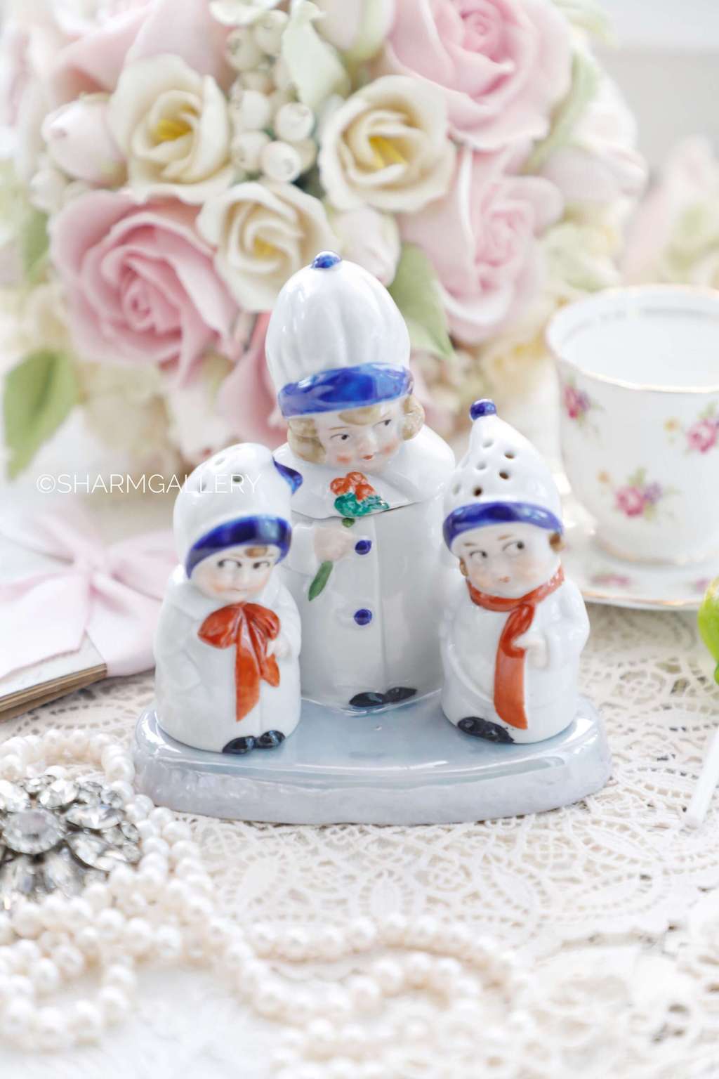 Набор "Бюргеры", соль, перец и горчица, фарфор Германия.