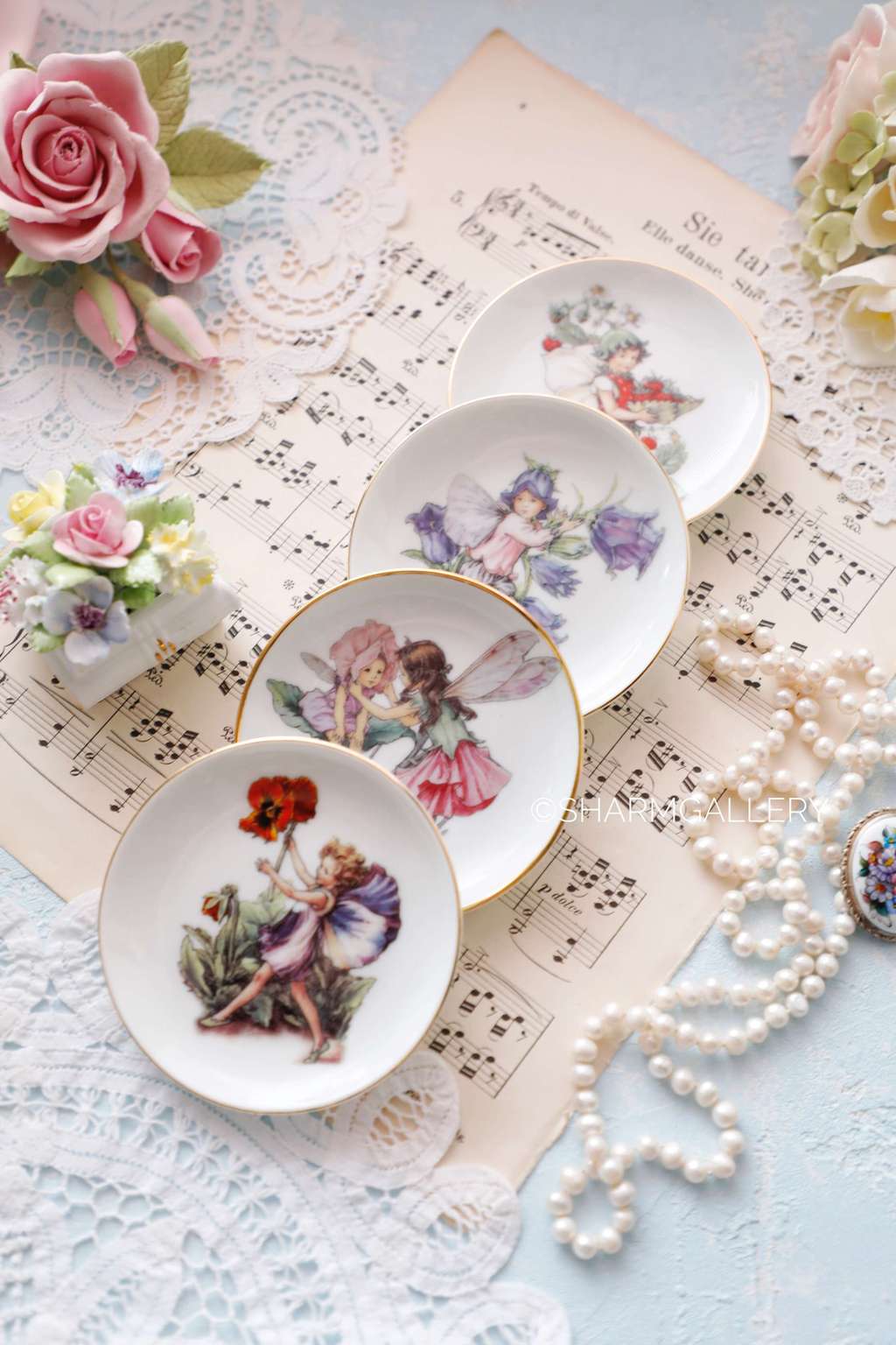 «Цветочные феи» набор настенных тарелок на держателе, фарфор  Reutter Porzellan, Германия.