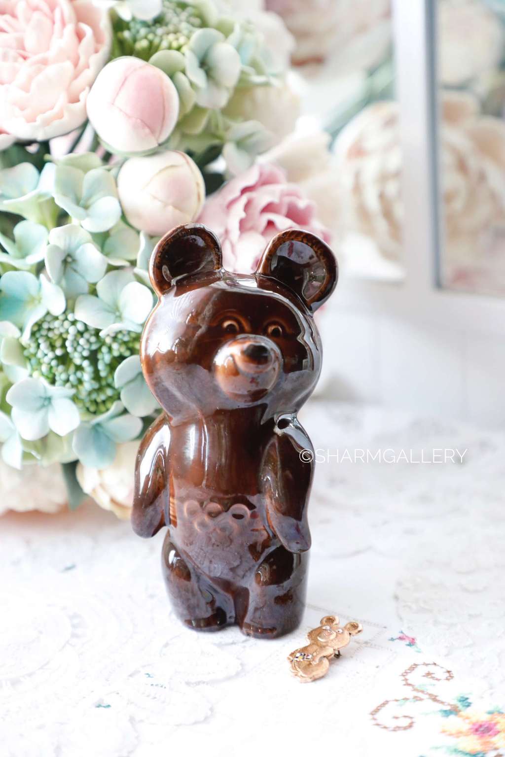 Олимпийский Мишка "Шоколадный" + значок.  Керамика, ЗИК. Винтаж. Олимпиада 80.