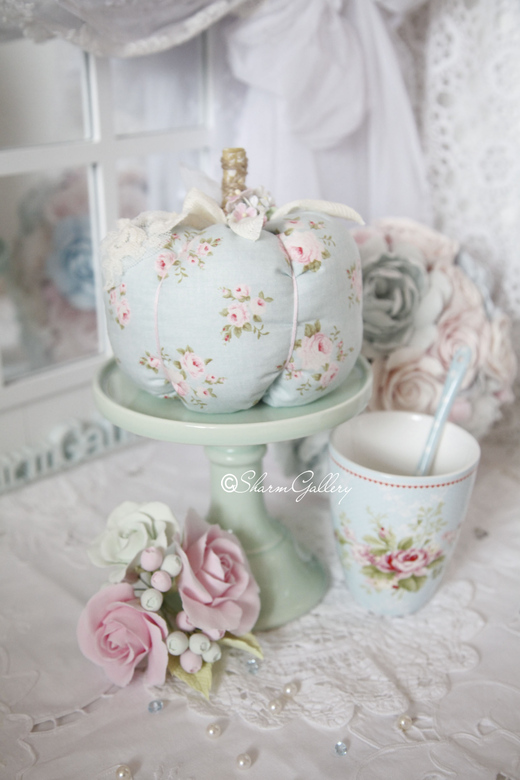 Тыковка интерьерная "Delicate pumpkin".