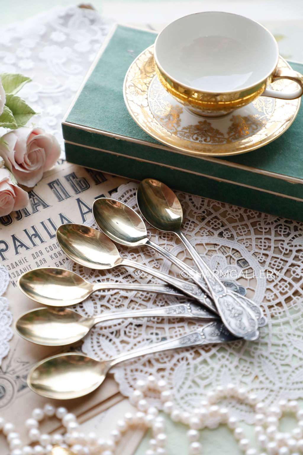 Мельхиоровые чайные ложки в коробке №23. СССР, юммет.