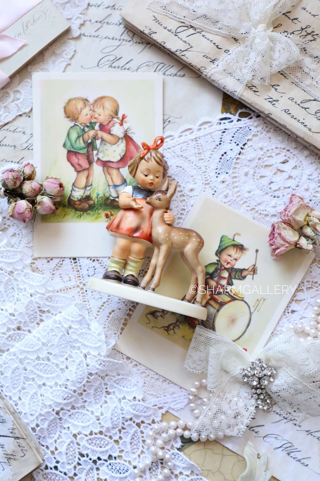 Статуэтка Hummel Девочка с олененком - Друзья. Фарфор Goebel, Гебель. Германия.