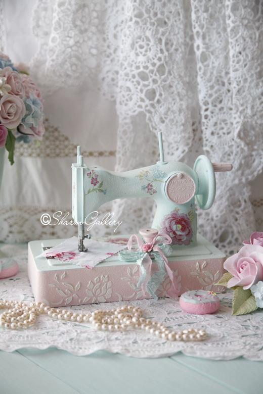 Винтажная швейная машинка - "Mint & flower".