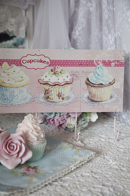 Вешалка "Cupcakes".