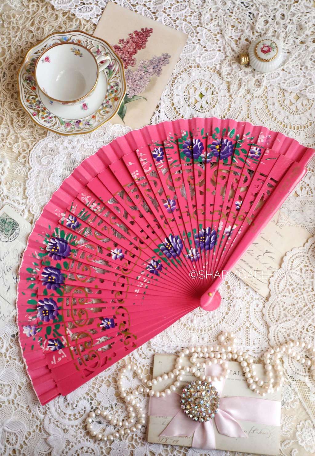 Веер №17 деревянный с росписью, малиновый. Испания, Винтаж.