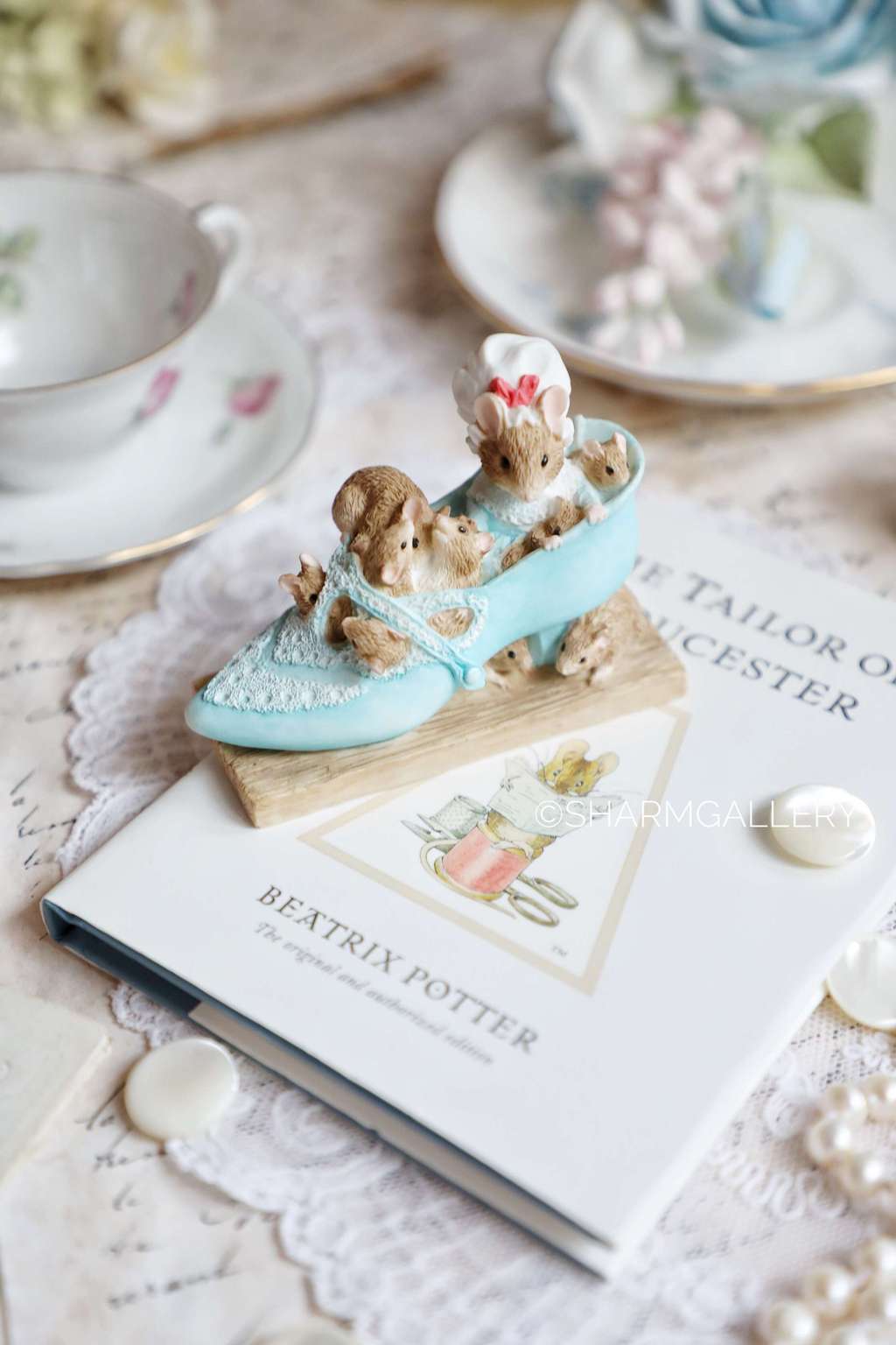 Коллекционная статуэтка «Мышки в туфельке» Beatrix Potter, Enesco.