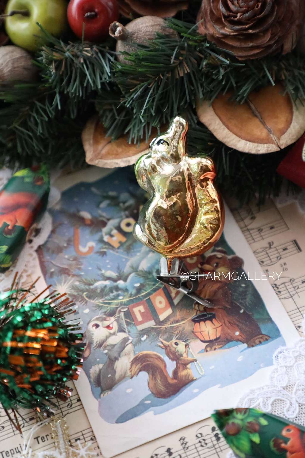 Белочка. №15. Елочная игрушка, стекло на прищепке, СССР.