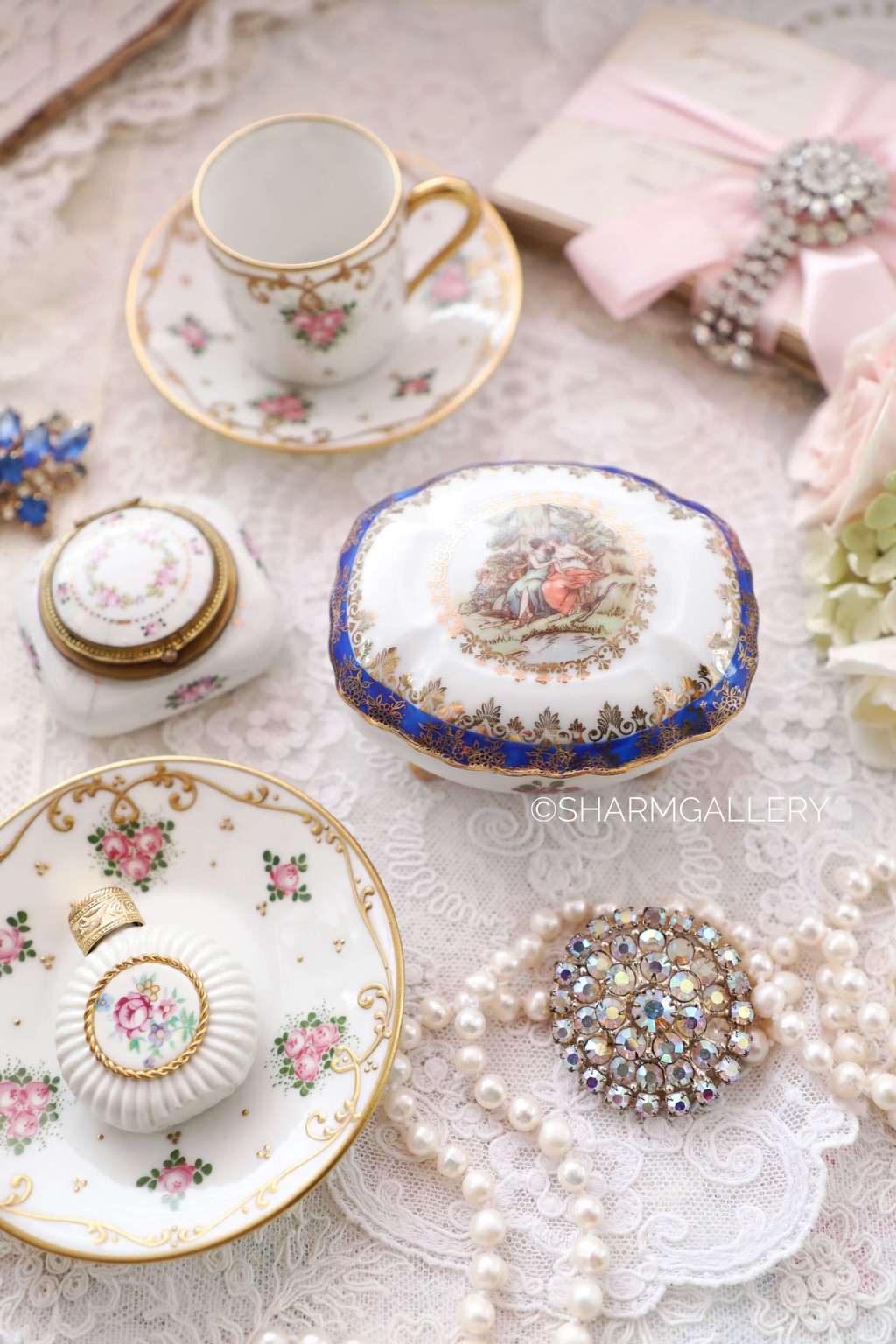 Шкатулка на ножках "Мадонны", фарфор Oscar Schlegelmilch, Германия.