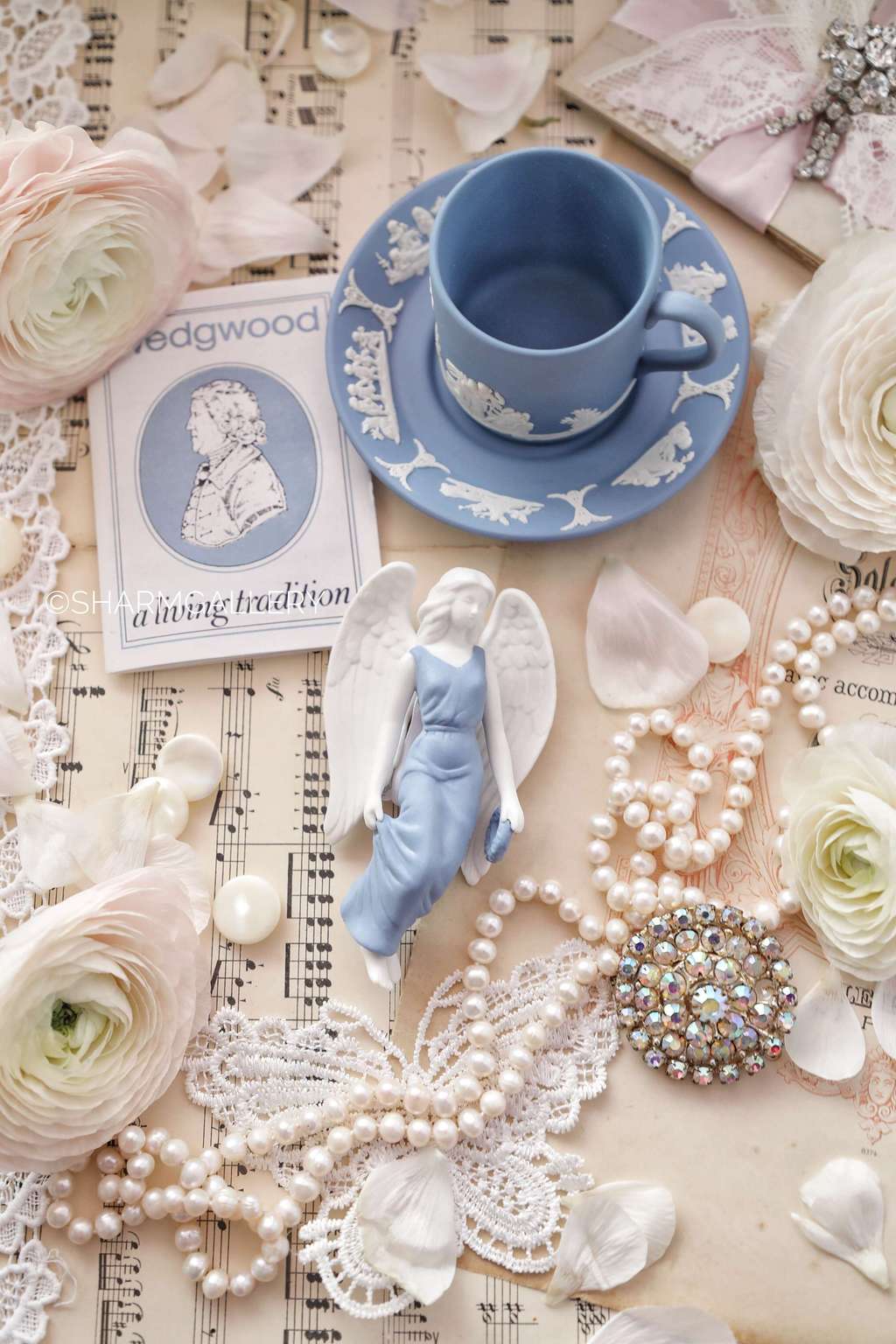 Елочная игрушка Ангел с венком. Лимитированная серия! Фарфор Wedgwood, Англия.