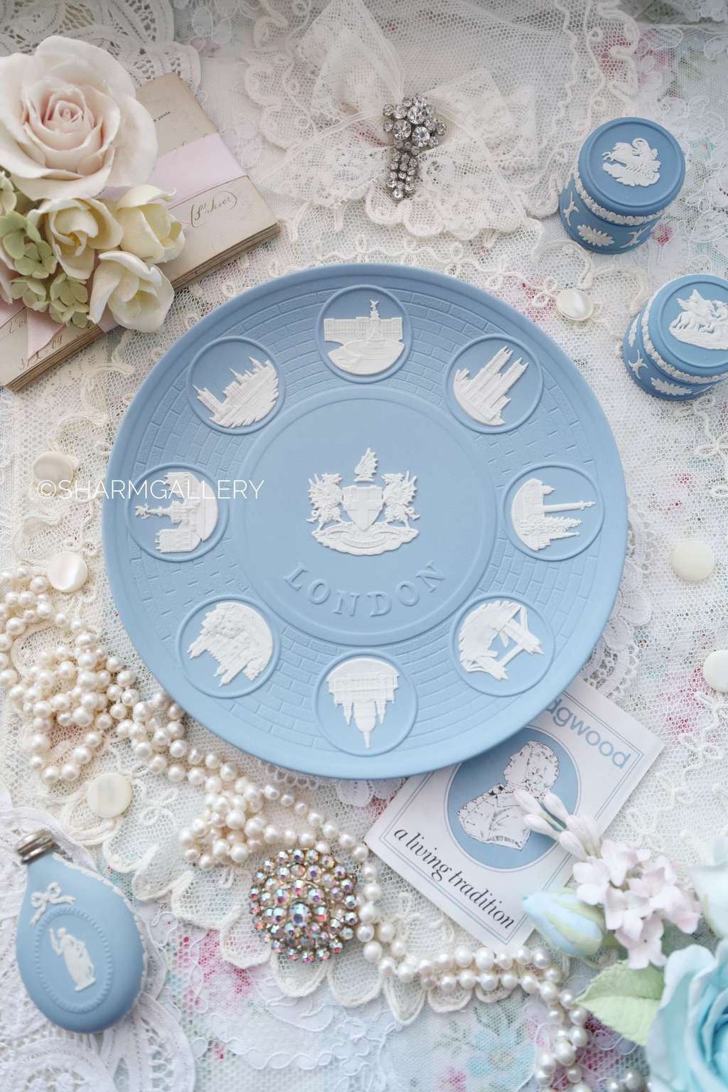 Тарелка Лондон, редкая. Бисквитный фарфор Wedgwood, Англия.