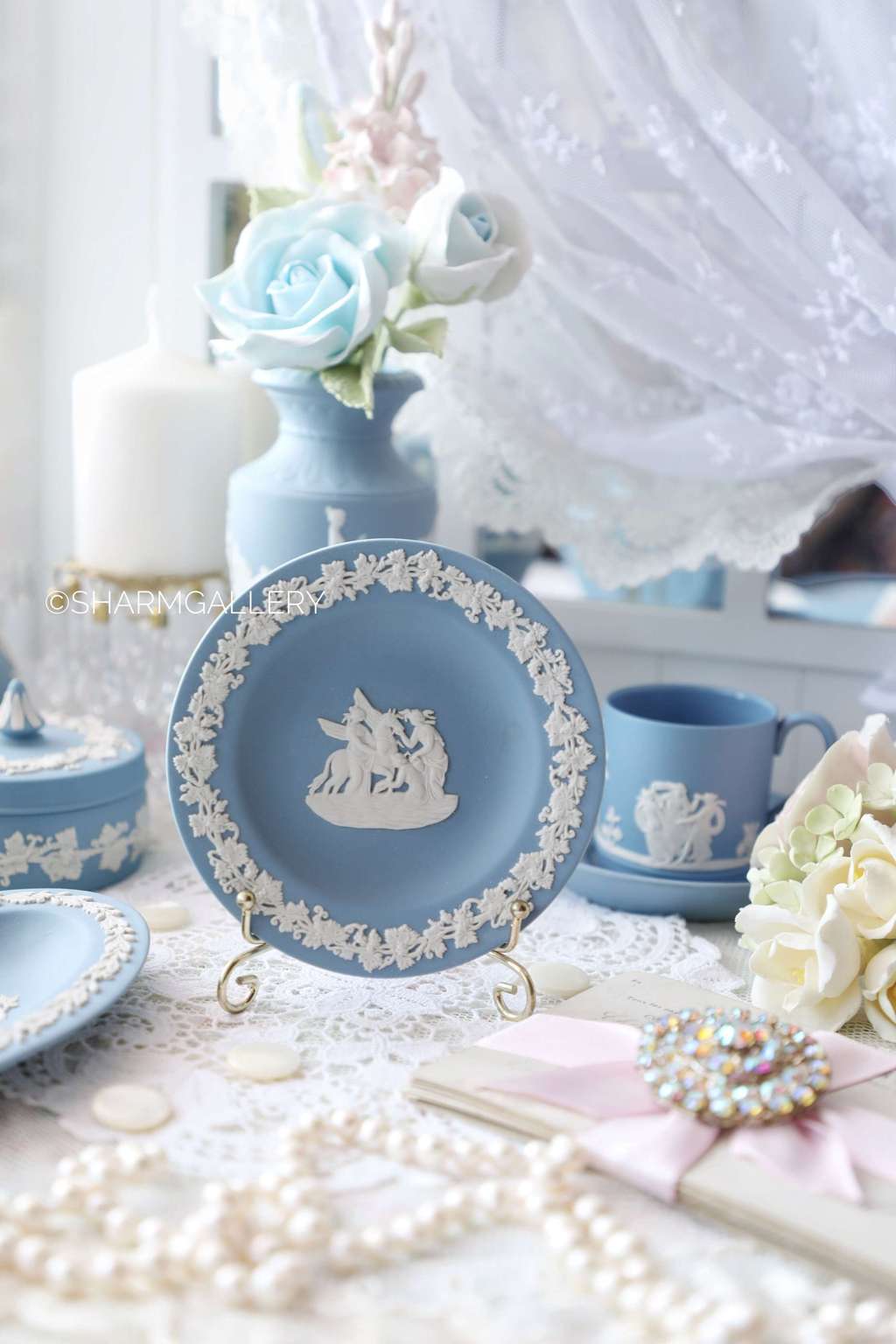 Тарелочка декоративная. Бисквитный фарфор Wedgwood, Англия.