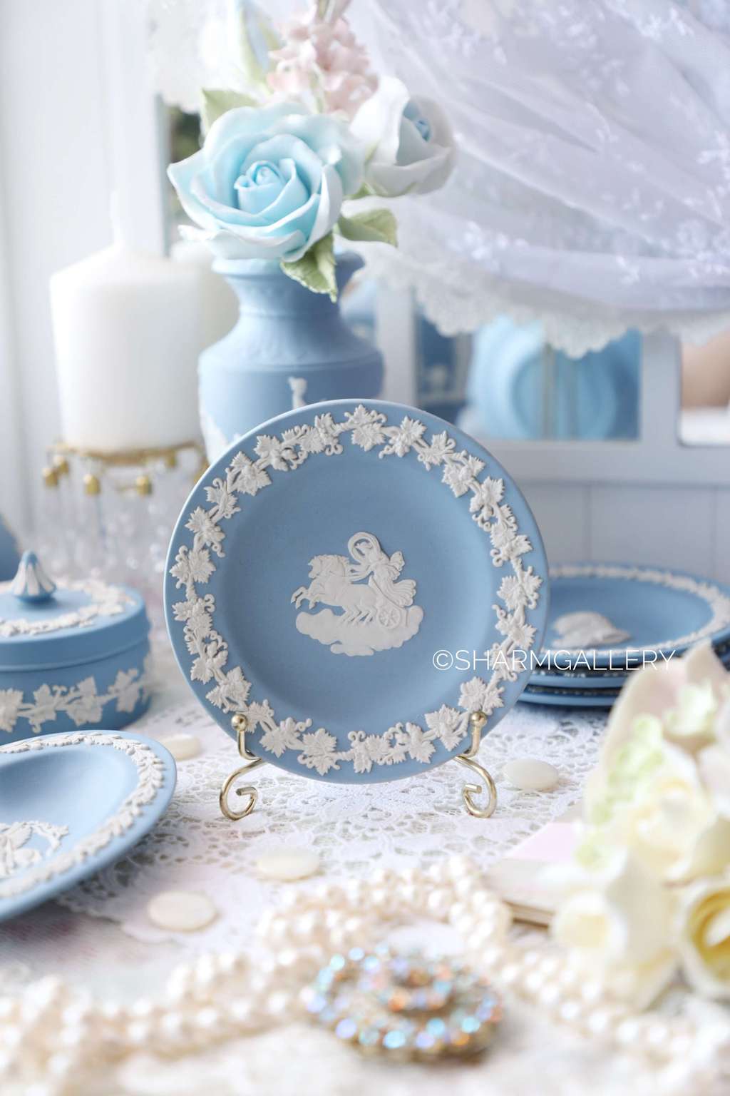 Тарелочка декоративная. Бисквитный фарфор Wedgwood, Англия.