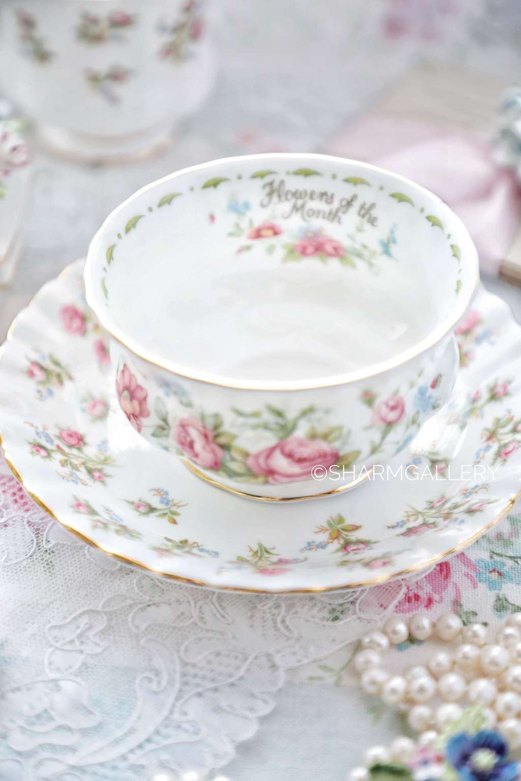 Открытая сахарница - вазочка «Цветок месяца» фарфор Royal Albert Англия 1984г.